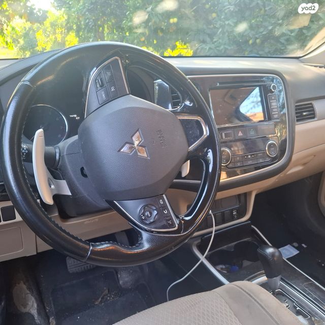 מיצובישי אאוטלנדר