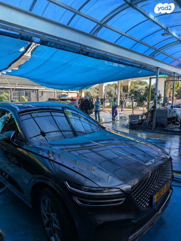 מודעת רכב ג'נסיס GV70