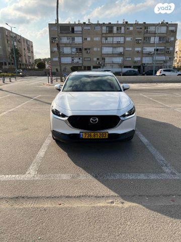 מודעת רכב מאזדה CX-30