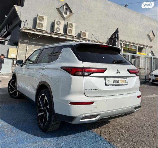 מיצובישי אאוטלנדר