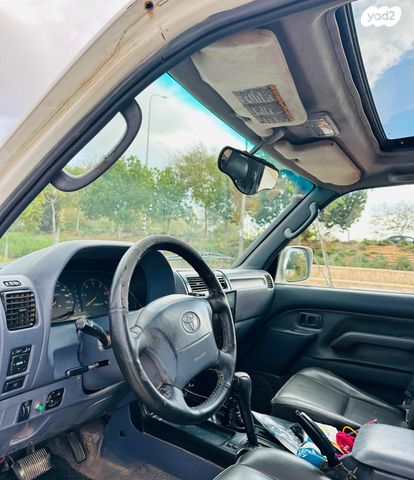 טויוטה לנד קרוזר