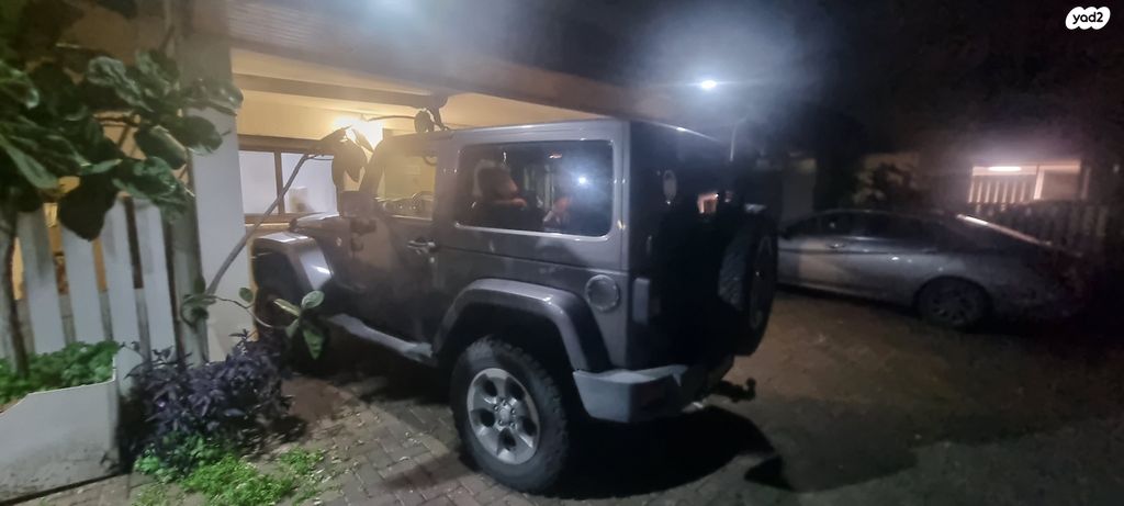 מודעת רכב ג'יפ רנגלר