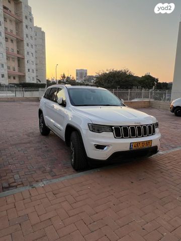 מודעת רכב ג'יפ גרנד צ'ירוקי