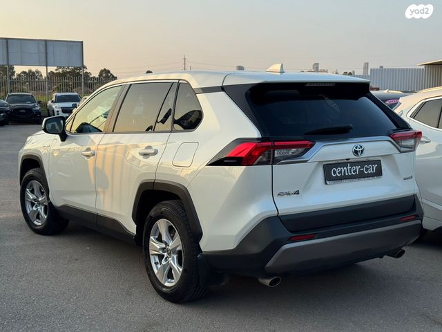 טויוטה RAV4