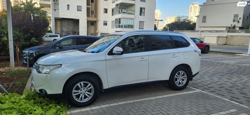 מיצובישי אאוטלנדר