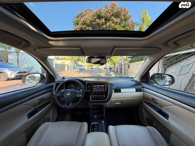 מיצובישי אאוטלנדר