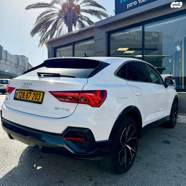 מודעת רכב אאודי Q4 e-tron