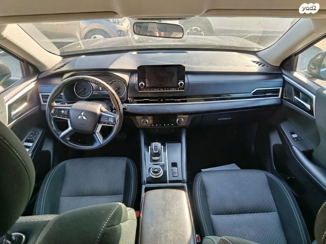 מיצובישי אאוטלנדר