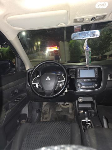 מיצובישי אאוטלנדר