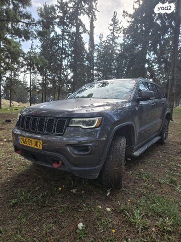 מודעת רכב ג'יפ גרנד צ'ירוקי