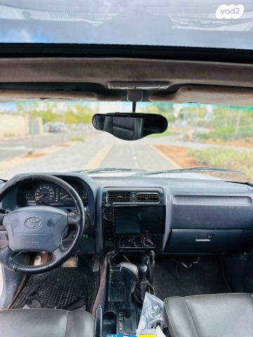 טויוטה לנד קרוזר