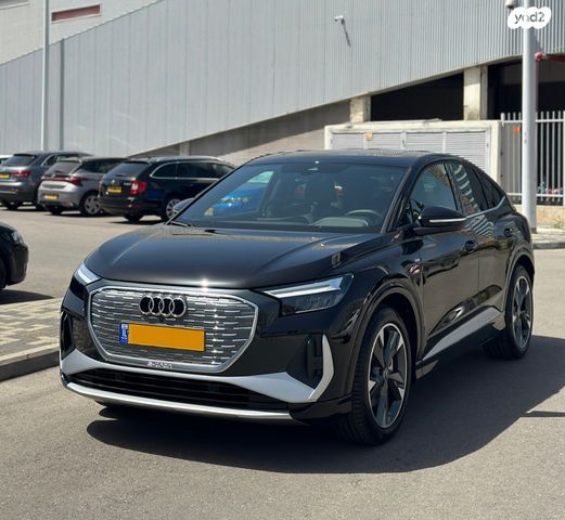 מודעת רכב אאודי Q4 e-tron