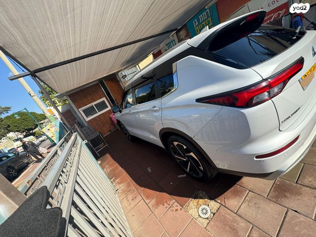 מיצובישי אאוטלנדר