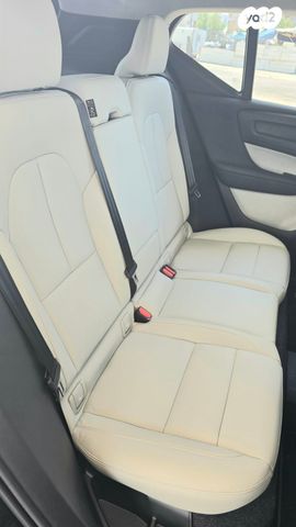 וולוו XC40