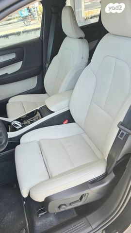 וולוו XC40