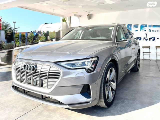 מודעת רכב אאודי E-tron