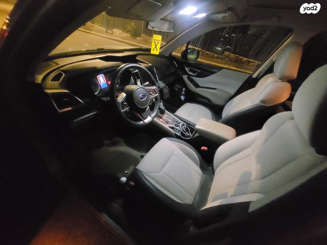 סובארו פורסטר