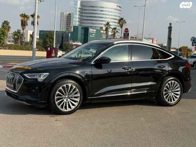 מודעת רכב אאודי E-tron