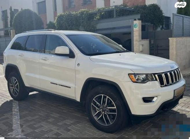 מודעת רכב ג'יפ גרנד צ'ירוקי