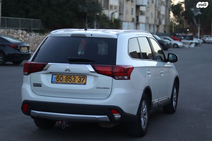 מיצובישי אאוטלנדר