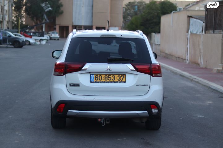 מיצובישי אאוטלנדר