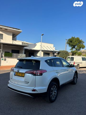 טויוטה RAV4