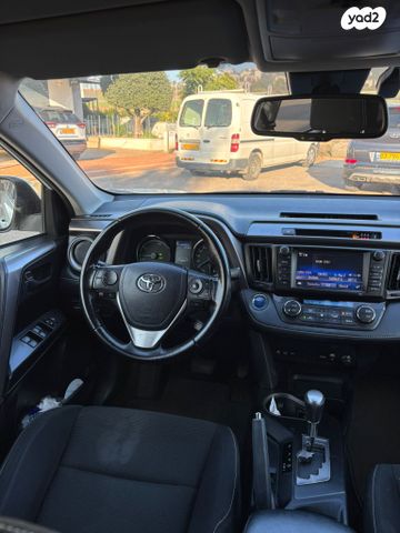 טויוטה RAV4