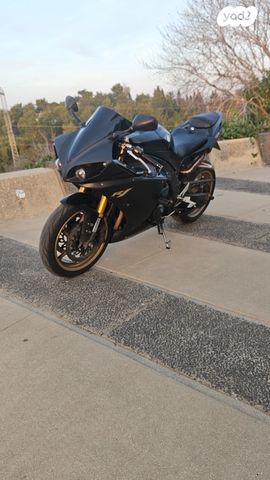 מודעת רכב ימאהה YZF-R1