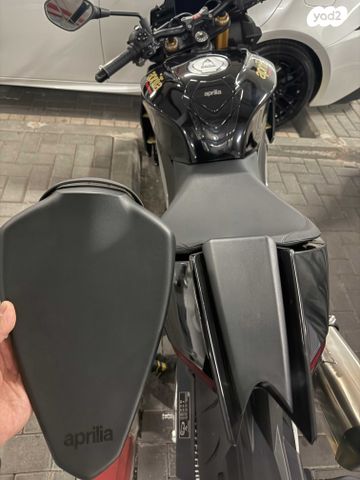 אפריליה טואונו V4