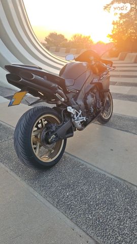 ימאהה YZF-R1