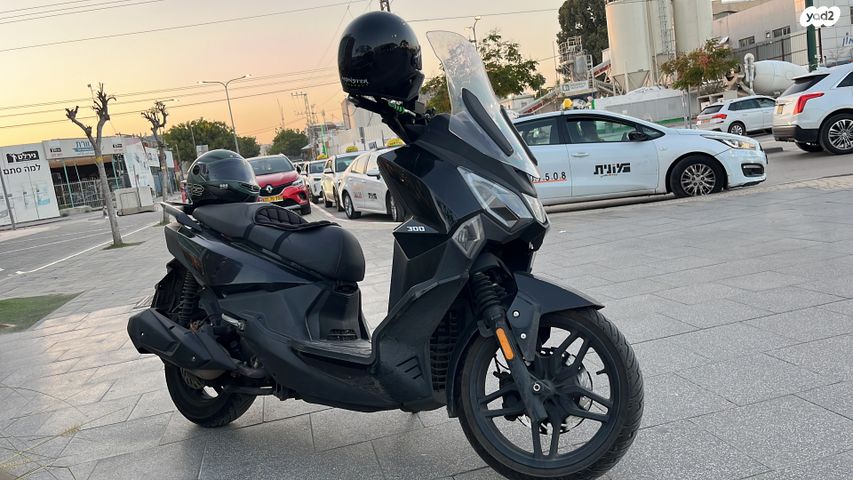 מודעת רכב סאן יאנג ג'וירייד 300 16