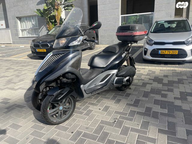 מודעת רכב פיאג'ו MP3 300