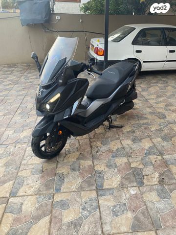 מודעת רכב סאן יאנג קרוזים 300