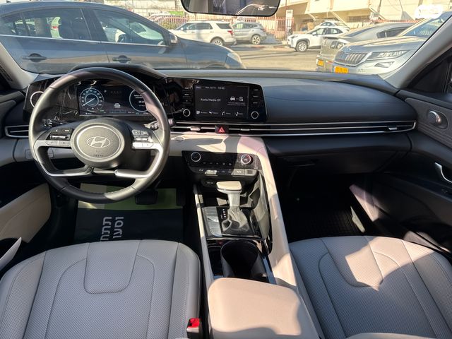 יונדאי אלנטרה