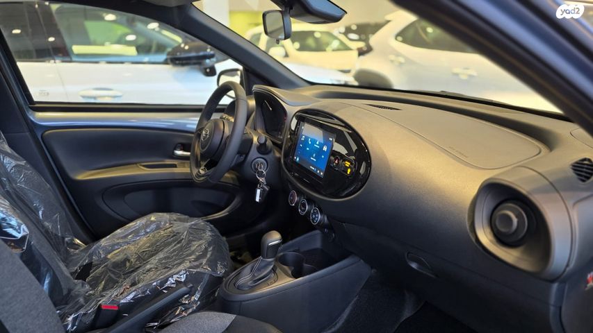 טויוטה אייגו X