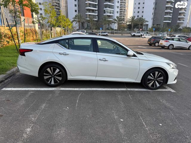 ניסאן אלטימה