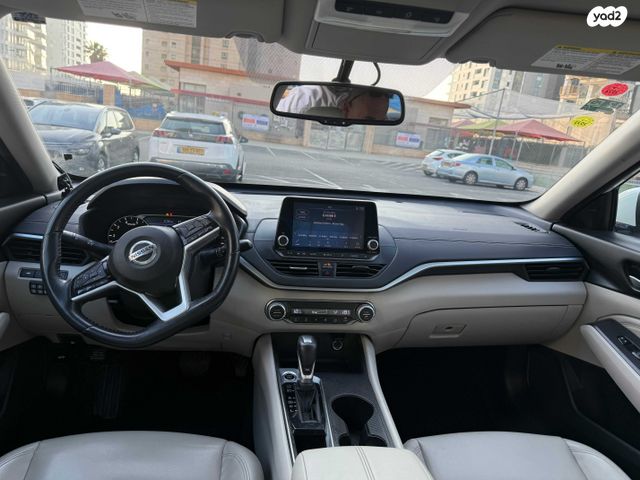 ניסאן אלטימה