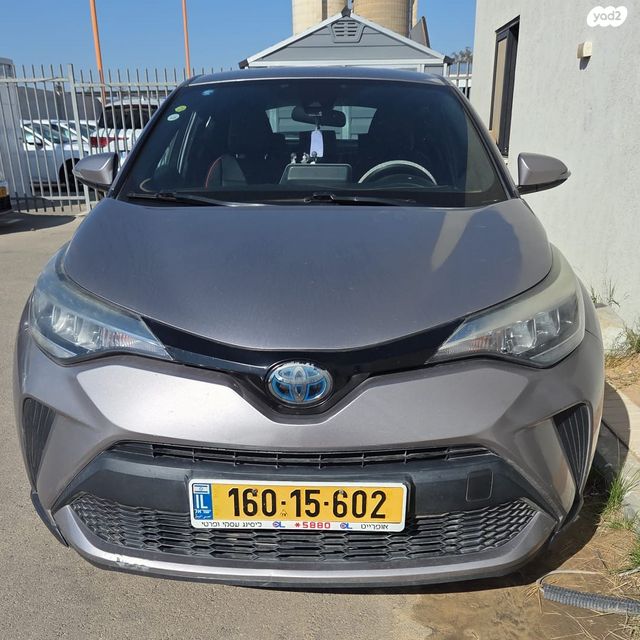 מודעת רכב טויוטה C-HR