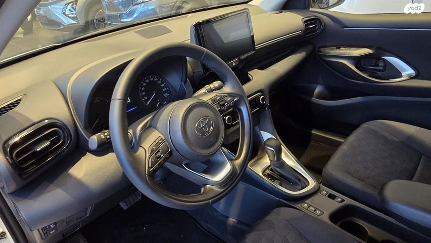 טויוטה יאריס