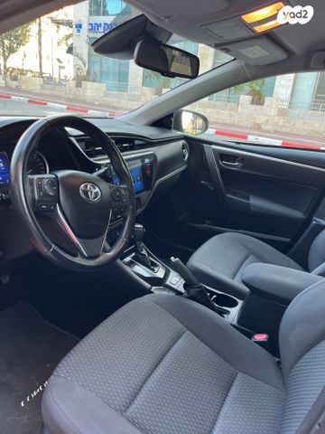 טויוטה קורולה