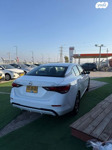 ניסאן סנטרה