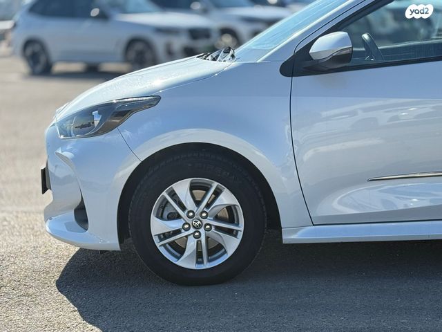 טויוטה יאריס