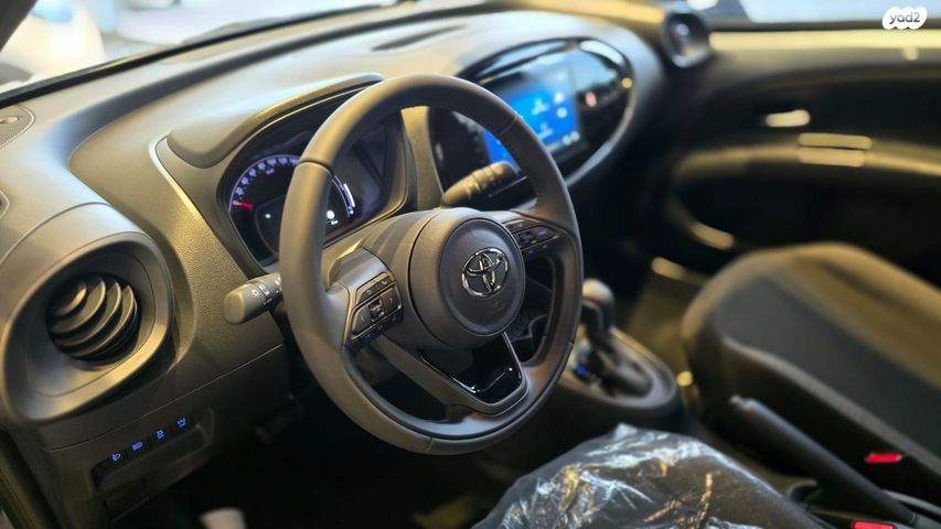 טויוטה אייגו X