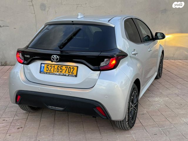 טויוטה יאריס