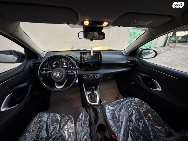 טויוטה יאריס