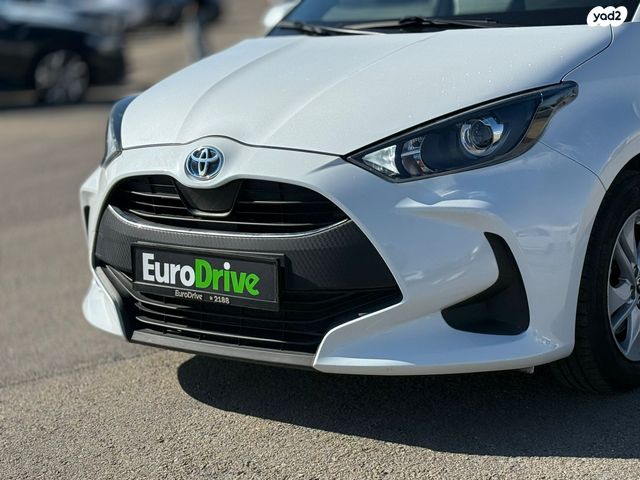 טויוטה יאריס