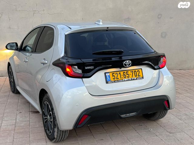 טויוטה יאריס