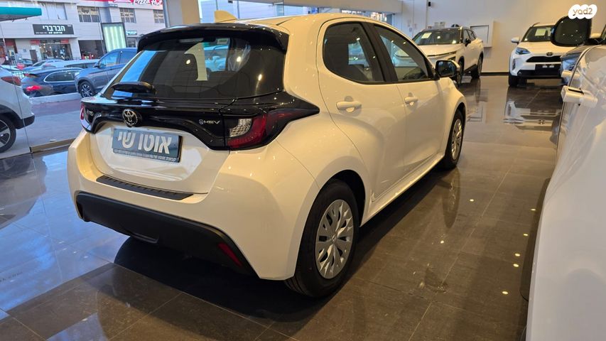 טויוטה יאריס