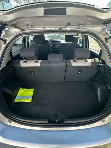 טויוטה יאריס