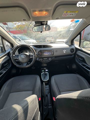 טויוטה יאריס